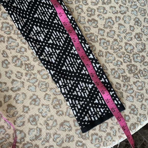 BAR III geometric open knit cardigan asymmetric hem - Picture 9 of 9